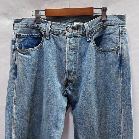 Levi's Mens 501 Button Fly Original Fit Size 34x34 Straight Leg Light Blue Jeans - Picture 3 of 12